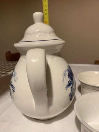 Lattiera e 2 tazze con decoro blu