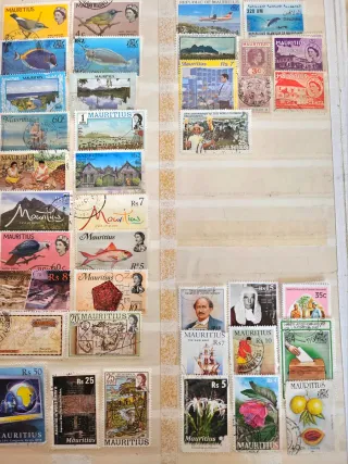 Colección de sellos de la República de Mauricio.