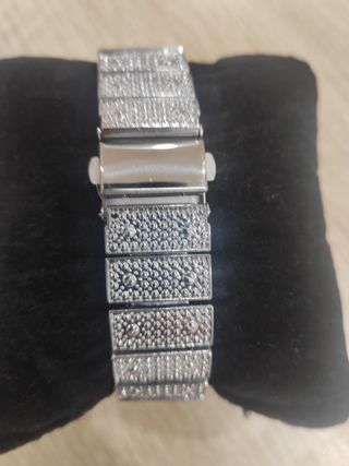 Reloj de diamantes plateado