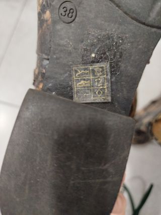 Botines piel grabada animal print T38