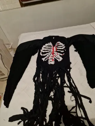 Disfraz esqueleto alas y flecos