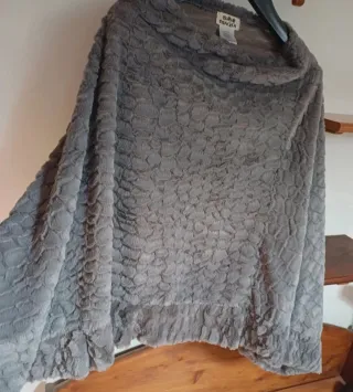 Poncho pelliccia sintetica Holly & Bracken tg unic