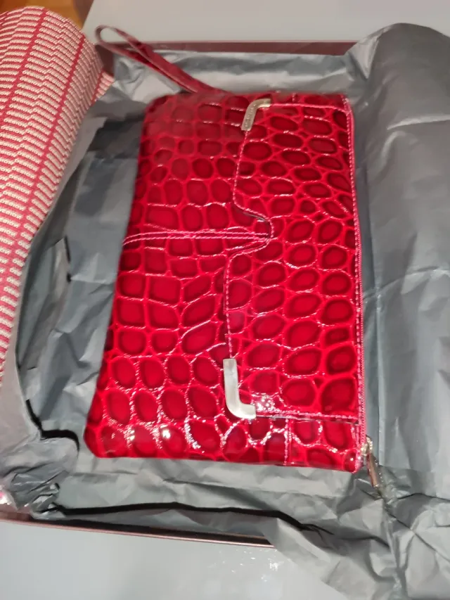 Bolso de mano Petusco charol granate