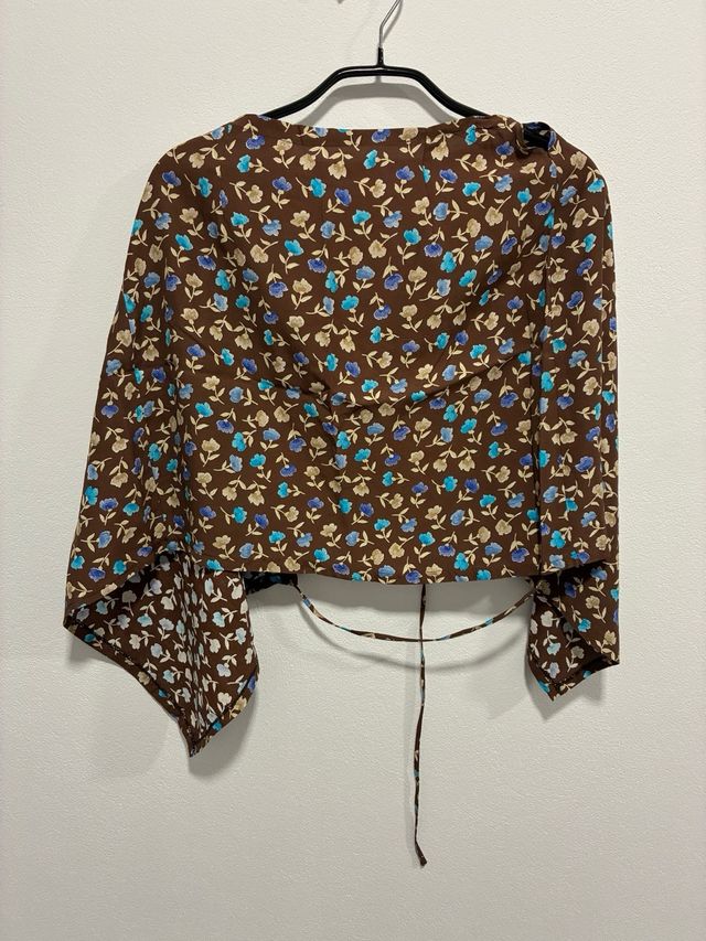 Falda marrón con estampado floral