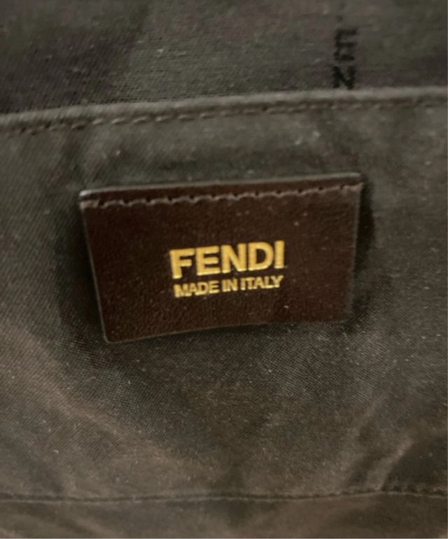 Borsa Fendi Rossa con Dettagli Oro