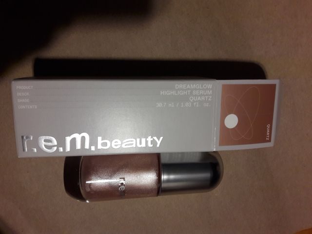 R.E.M. Beauty Dreamglow Highlight Serum Quartz