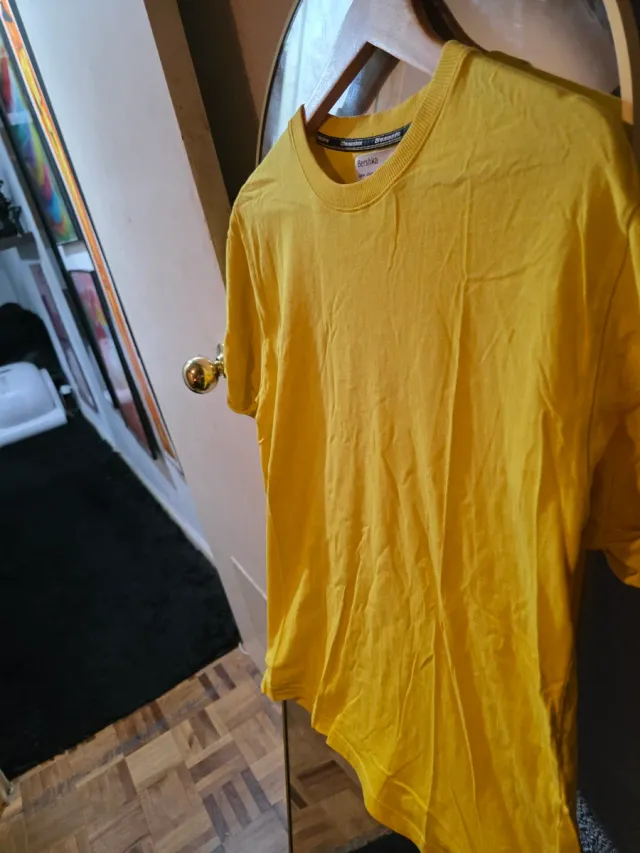 Camiseta amarilla Bershka hombre Talla S