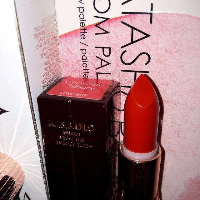 Charlotte Tilbury Batom Vermelho Love Bite
