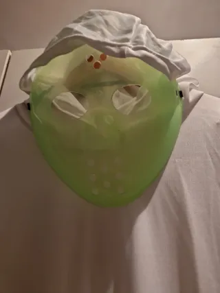 Disfraz Máscara Verde con Capucha Blanca