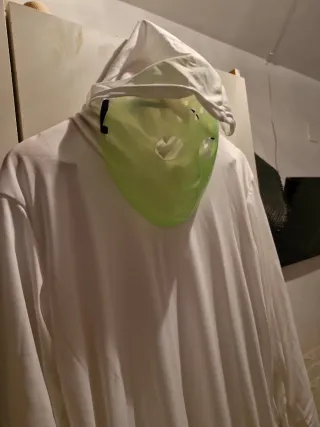 Disfraz Máscara Verde con Capucha Blanca