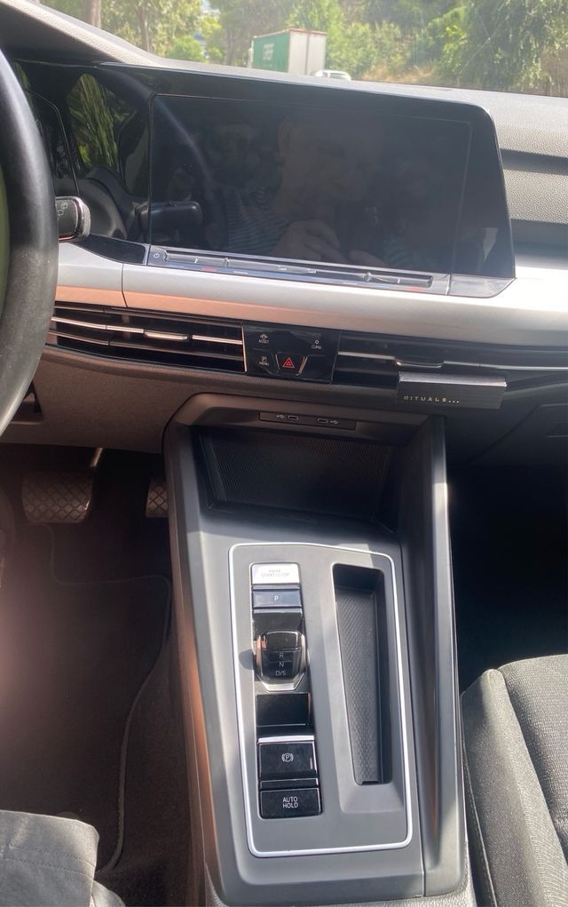 VW Golf 8 2.0 TDI DSG Life, model 2021, negro