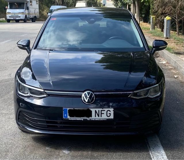 VW Golf 8 2.0 TDI DSG Life, model 2021, negro