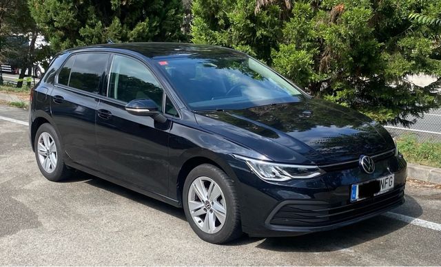 VW Golf 8 2.0 TDI DSG Life, model 2021, negro