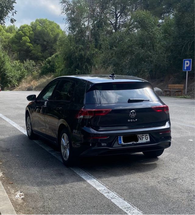 VW Golf 8 2.0 TDI DSG Life, model 2021, negro
