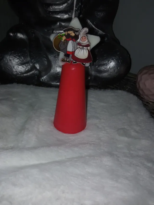 Vela árbol de navidad con Olentzero y Mari Domingi