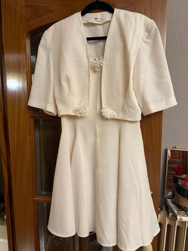 Conjunto Vestido y Torera Beige