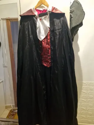 Disfraz Vampiro Negro y Rojo Talla Única