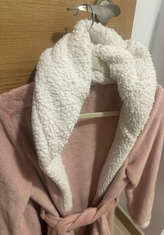 Bata con cinturón mujer, prácticamente nueva