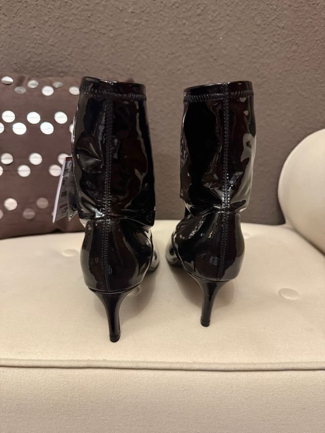 Botín charol Zara tacón fino