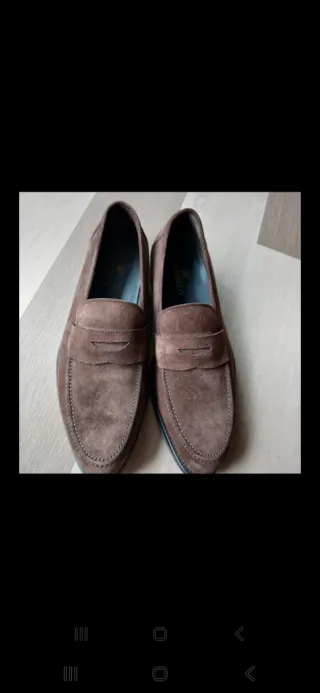 Zapatos de ante color marron de la marca CARAMELO