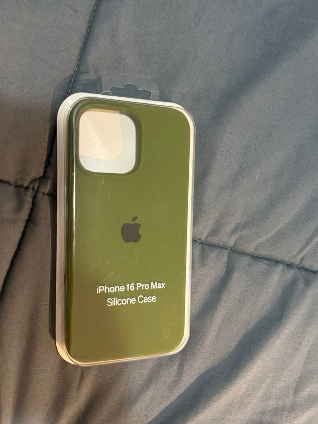 Funda iPhone 16 Pro Max Silicone de color caqui
