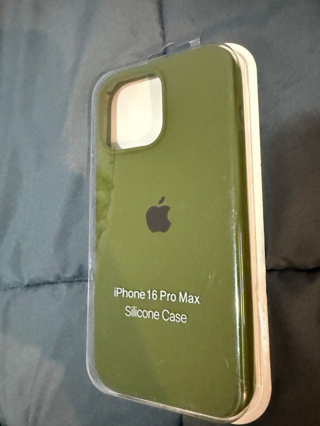 Funda iPhone 16 Pro Max Silicone de color caqui