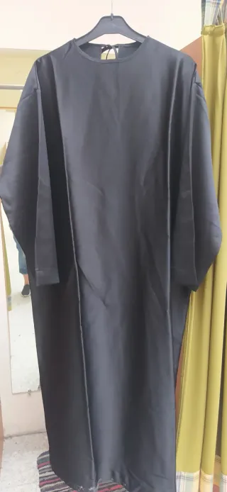Túnica de raso negra talla única