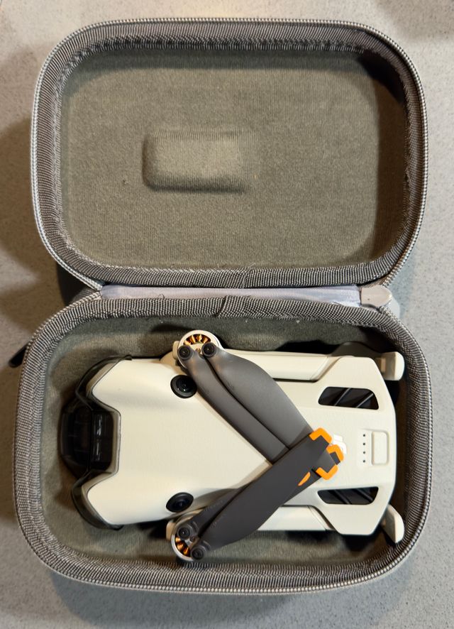 Dron DJI Mini 4 Pro Nuevo + 2 Baterías+Accesorios