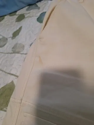 Pantalón cargo beige