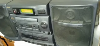 Microcadena Aiwa CD, Radio, Doble Cassette
