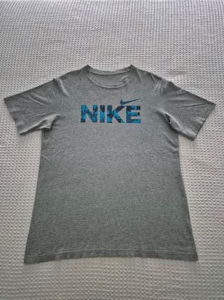 Camiseta Nike Gris y Azul