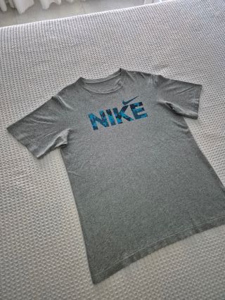 Camiseta Nike Gris y Azul