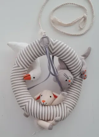 Giochino morbido da culla con animali