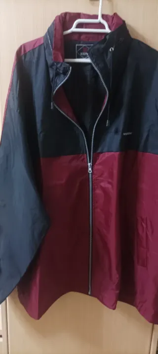 Chaqueta impermeable bicolor