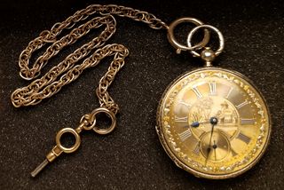 Reloj de bolsillo antiguo circa 1830