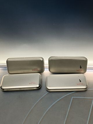 Lote de 4 relojes publicidad White Label en caja metalica