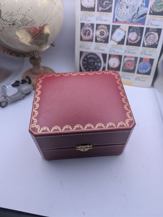 Caja Cartier pequeña roja vintage