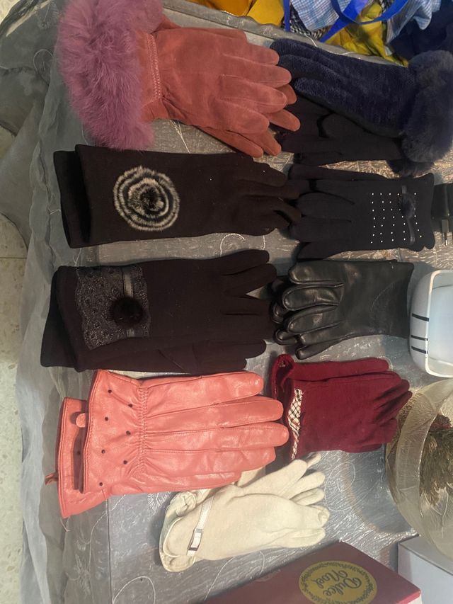 Lote de guantes de señora