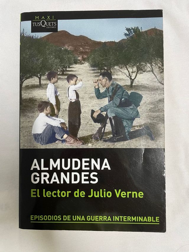 El lector de Julio Verne: Episodios de una guer...