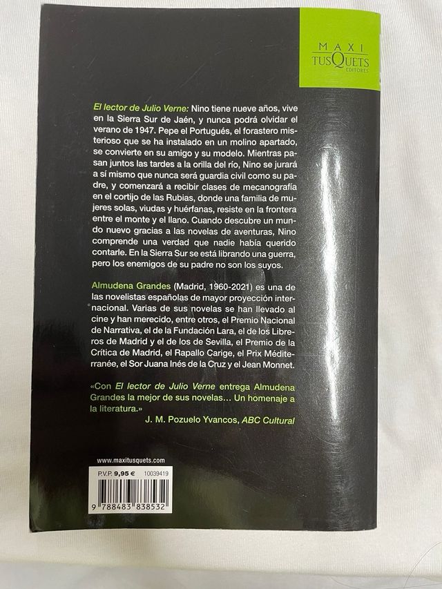 El lector de Julio Verne: Episodios de una guer...