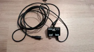 Sega Mega Drive e Mega-CD II + 4 Comandos + cabos