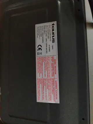 Microondas Taurus plateado