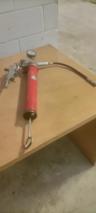 Pistola ingrassaggio con manometro