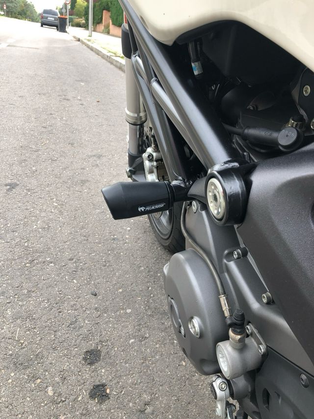 Ducati Monster 696+ Art ABS 21.000km