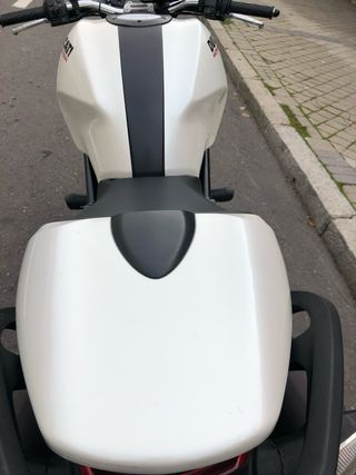 Ducati Monster 696+ Art ABS 22.000km