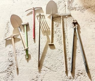 Herramientas de obra variadas