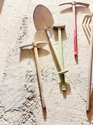 Herramientas de obra variadas