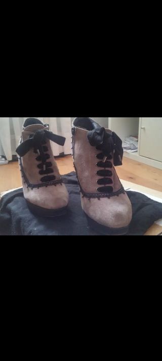 Botines Sacha London Beige y Negro