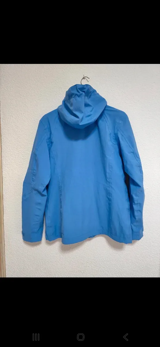 Chaqueta impermeable azul
