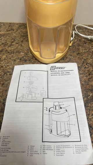 Licuadora y Exprimidora Amarilla